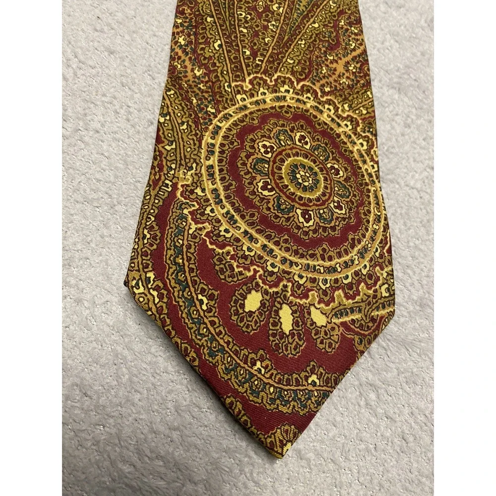 Vintage Brooks Brothers Makers Silk Neck Tie Red Gold Baroque Paisley Medallion‎